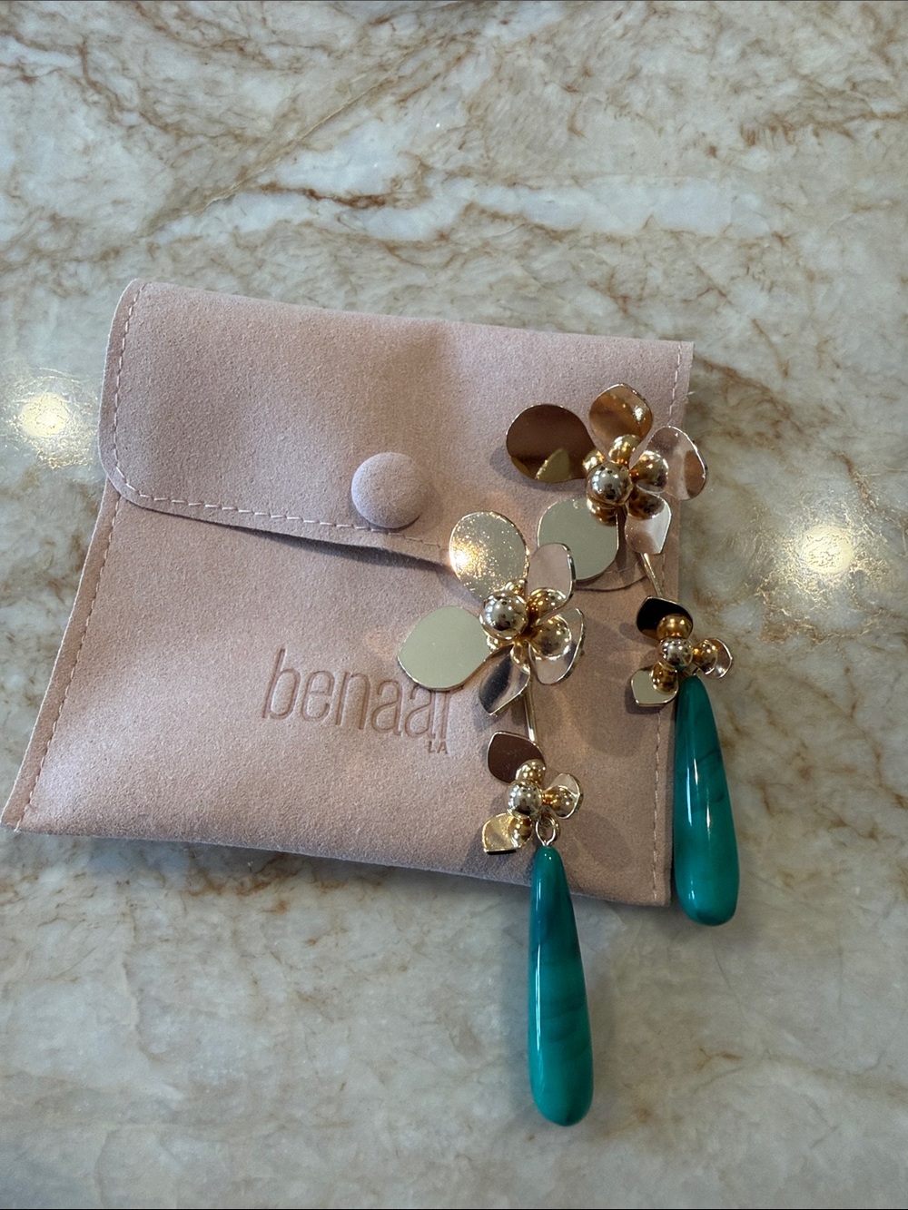 NWOT Benaar Gold Floral Drop Earrings with greenTeardrops